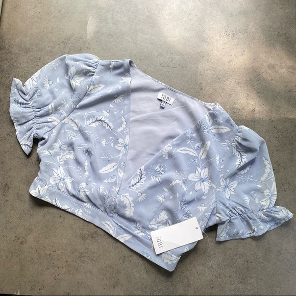 Tobi New With Tags Floral Short Sleeve Wrap Crop Top - Picture 5 of 9